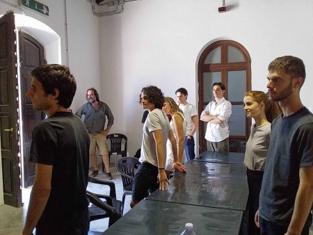 ValigiaLab 2019 – Laboratorio condotto da Carlo Cecchi con la collaborazione del Professor Fabrizio Deriu – Foto di Ugo Buonamici e Giovanna Gravina